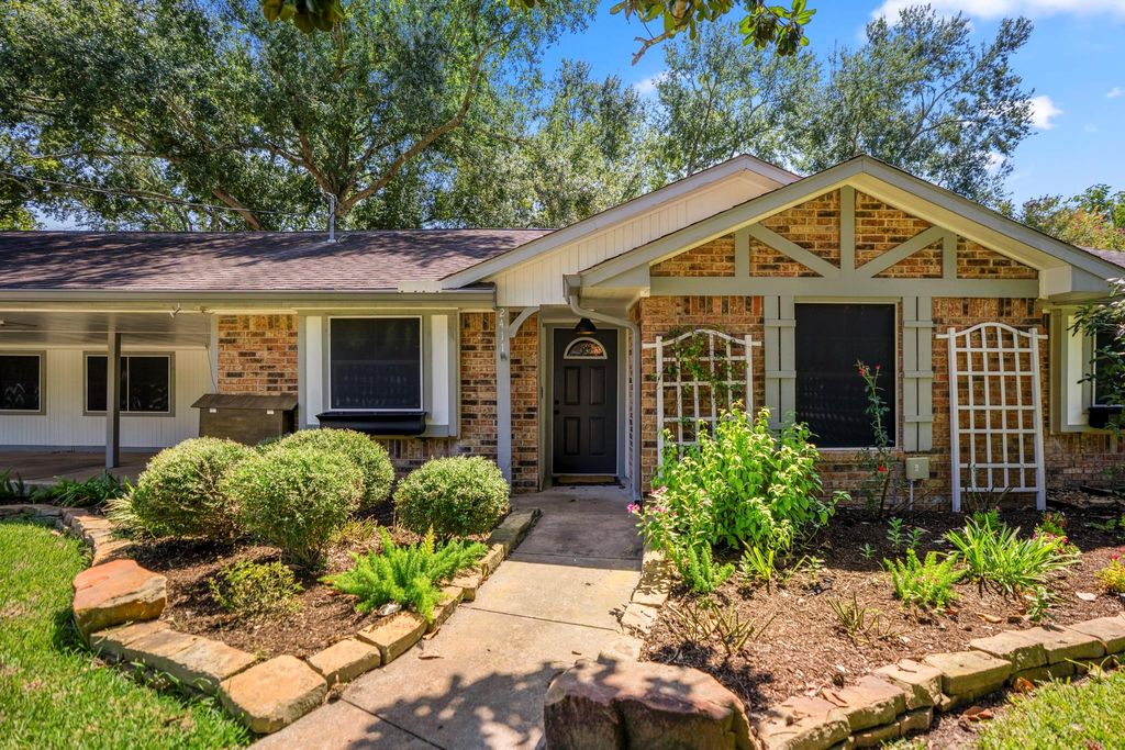 2411 Orange Street, Waller, TX 77484