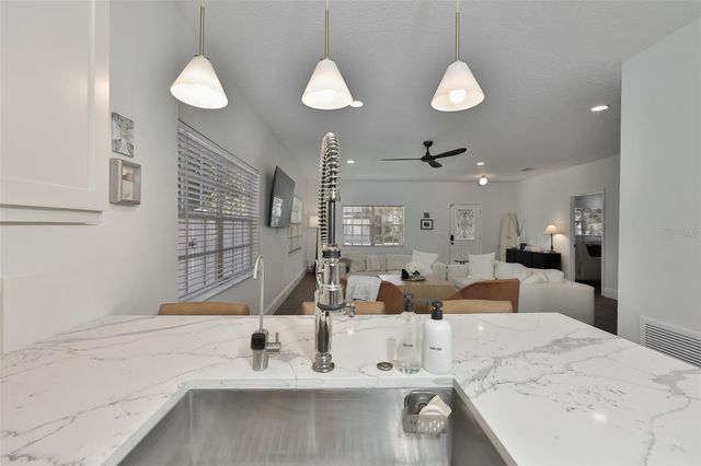 803 W ALFRED STREET, Tampa, FL 33603