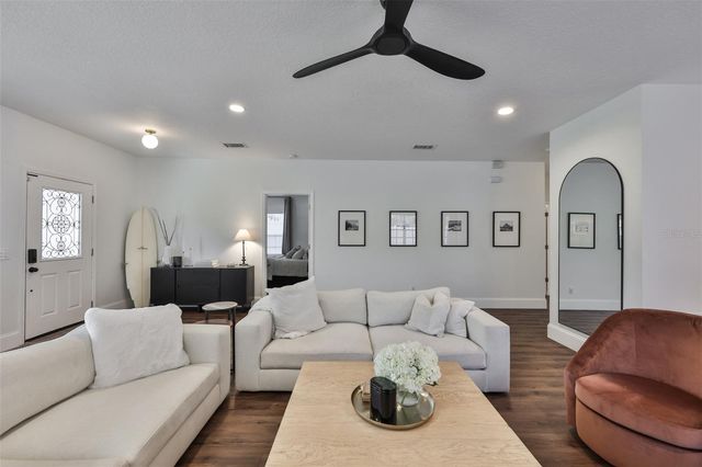 803 W ALFRED STREET, Tampa, FL 33603