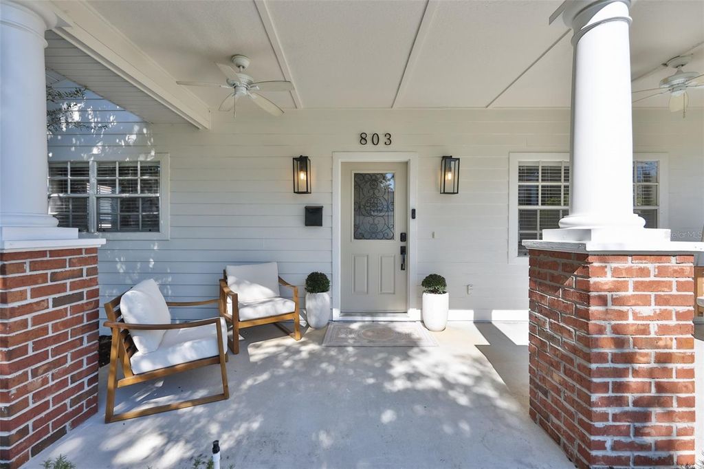 Image 2 of property listing at 803 W ALFRED STREET, Tampa, FL 33603