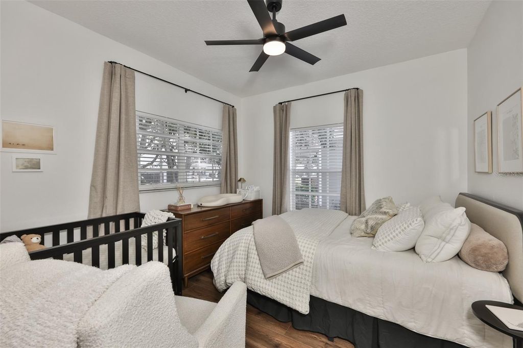 Image 17 of property listing at 803 W ALFRED STREET, Tampa, FL 33603