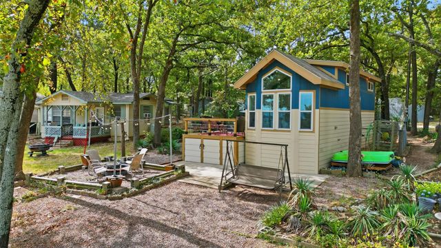 402 N Shady Lane, Gordonville, TX 76245