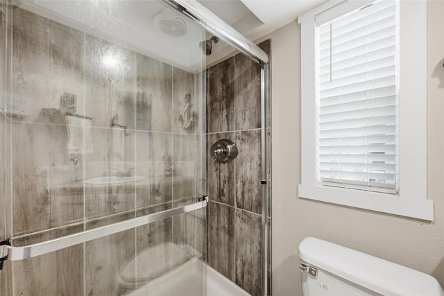 402 N Shady Lane, Gordonville, TX 76245