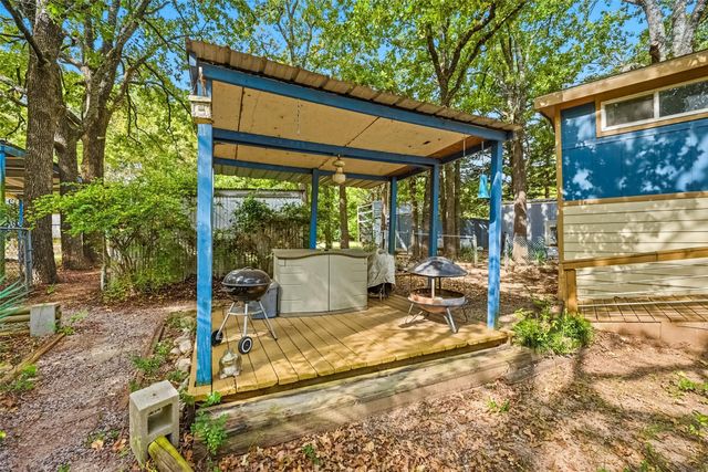 402 N Shady Lane, Gordonville, TX 76245