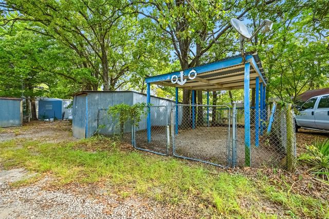 402 N Shady Lane, Gordonville, TX 76245