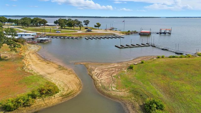 402 N Shady Lane, Gordonville, TX 76245