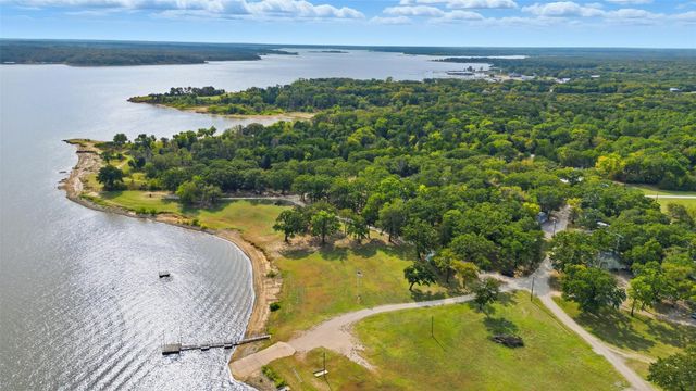 402 N Shady Lane, Gordonville, TX 76245