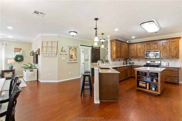 638 Oak Tree Lane, Franklin, TX 77856