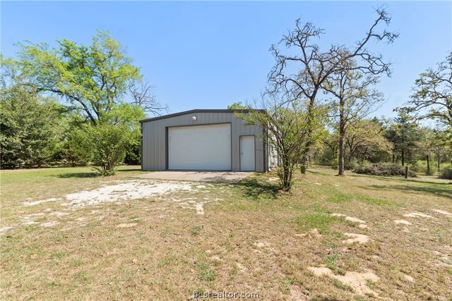 638 Oak Tree Lane, Franklin, TX 77856