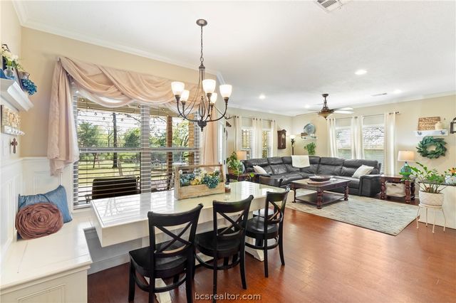 638 Oak Tree Lane, Franklin, TX 77856