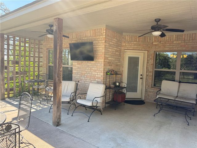 638 Oak Tree Lane, Franklin, TX 77856