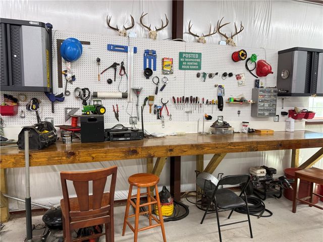 638 Oak Tree Lane, Franklin, TX 77856