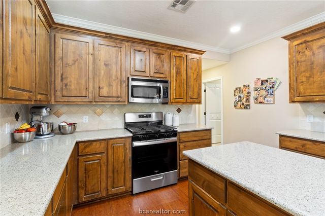 638 Oak Tree Lane, Franklin, TX 77856