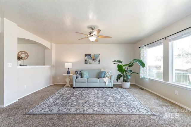 1451 N 14th E, Mountain Home, ID 83647