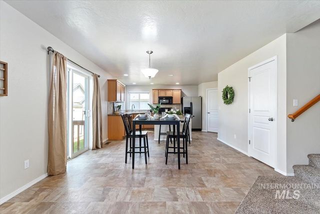 1451 N 14th E, Mountain Home, ID 83647
