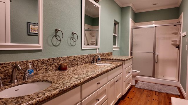 2256 Highway 87, Gilchrist, TX 77617