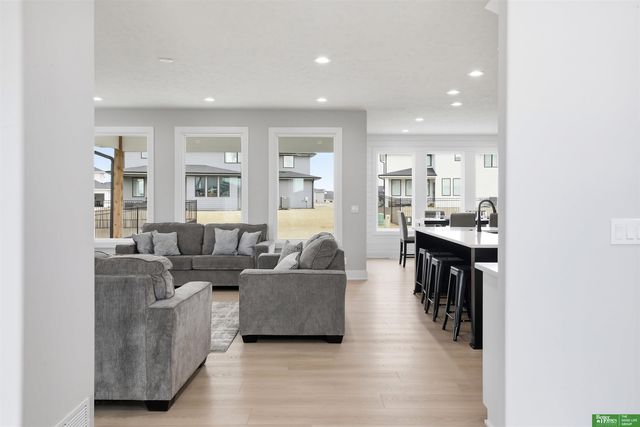 21108 Arlington Street, Elkhorn, NE 68022