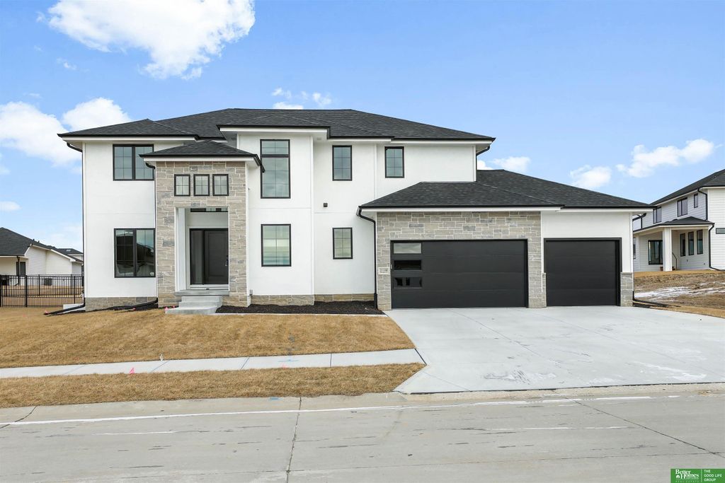 21108 Arlington Street, Elkhorn, NE 68022