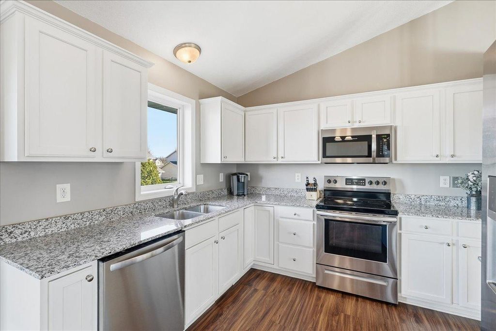 820 River Terrace, Prescott, WI 54021