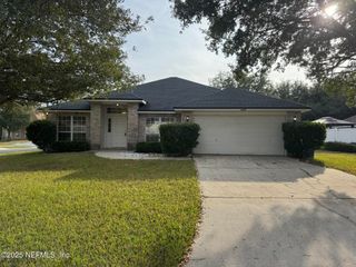 1318 YELLOW JACKET Court, Jacksonville, FL 32218