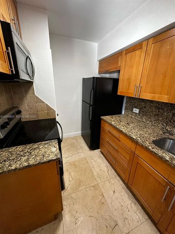 903 NE 111th St 903, Biscayne Park, FL 33161