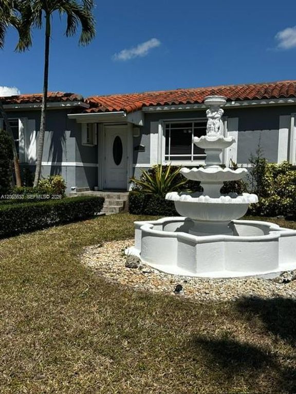 903 NE 111th St 903, Biscayne Park, FL 33161