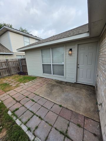 2858 Saint Thomas Lane, Lancaster, TX 75146