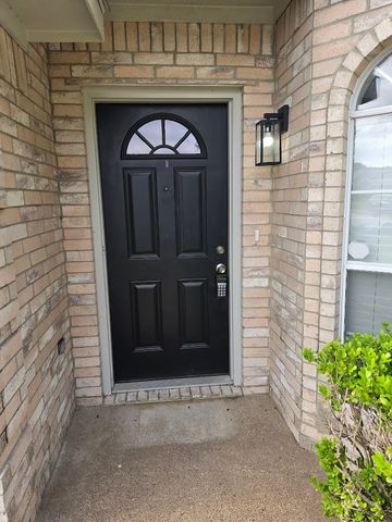 2858 Saint Thomas Lane, Lancaster, TX 75146