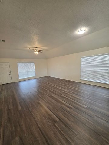 2858 Saint Thomas Lane, Lancaster, TX 75146