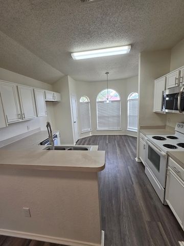 2858 Saint Thomas Lane, Lancaster, TX 75146