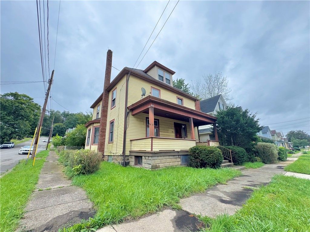 Image 2 of property listing at 1101 Pollock Ave, New Castle, PA 16101