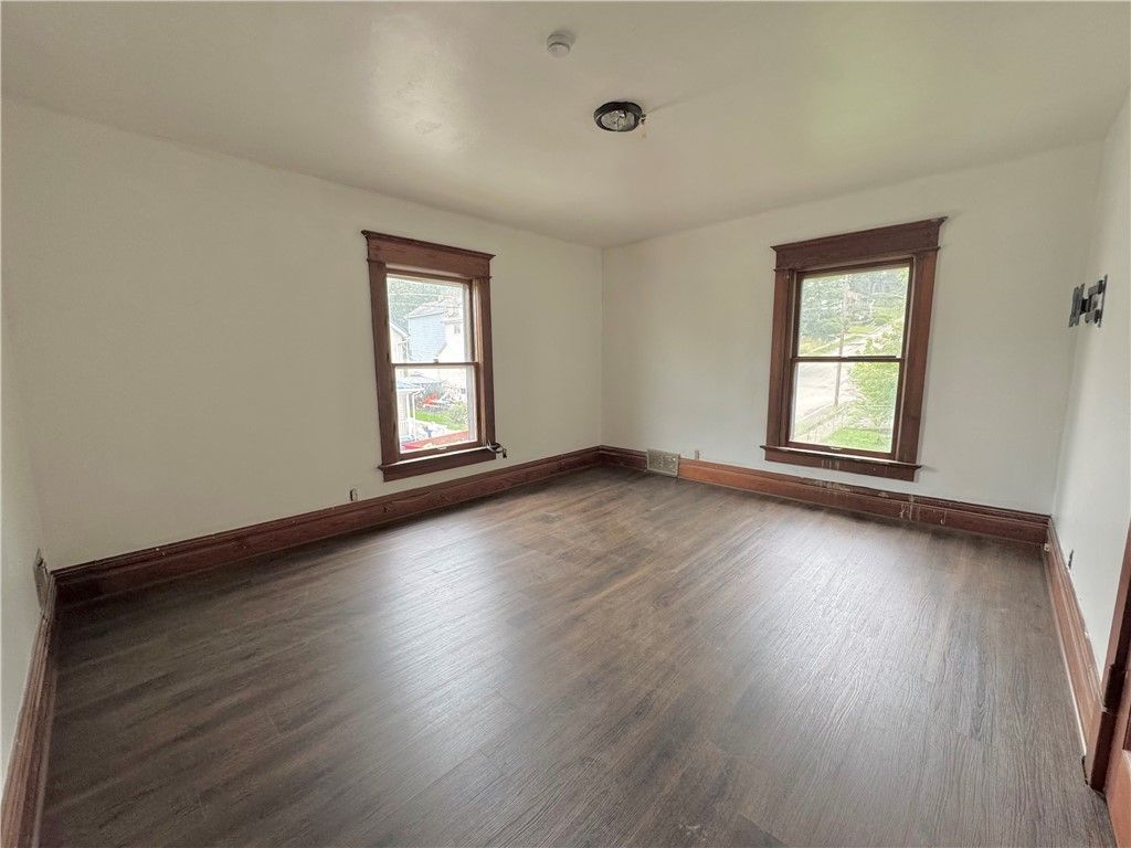 Image 8 of property listing at 1101 Pollock Ave, New Castle, PA 16101