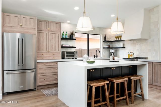 4706 E JAEGER Road, Phoenix, AZ 85050