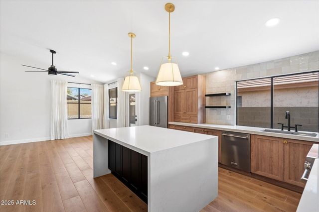 4706 E JAEGER Road, Phoenix, AZ 85050