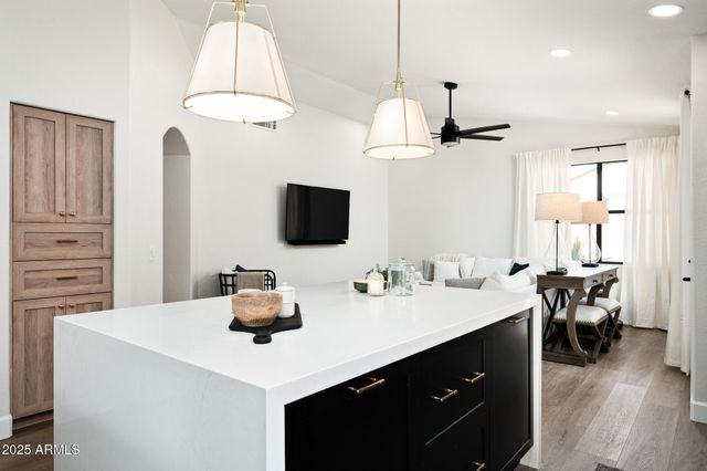 4706 E JAEGER Road, Phoenix, AZ 85050