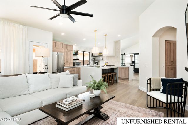 4706 E JAEGER Road, Phoenix, AZ 85050