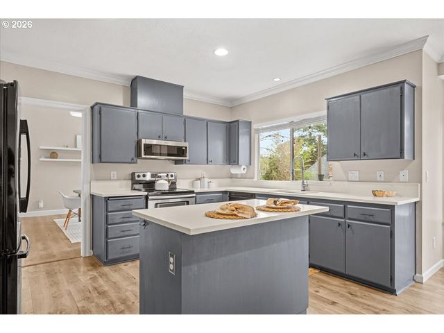 16861 Sw HARGIS Rd, Beaverton, OR 97007