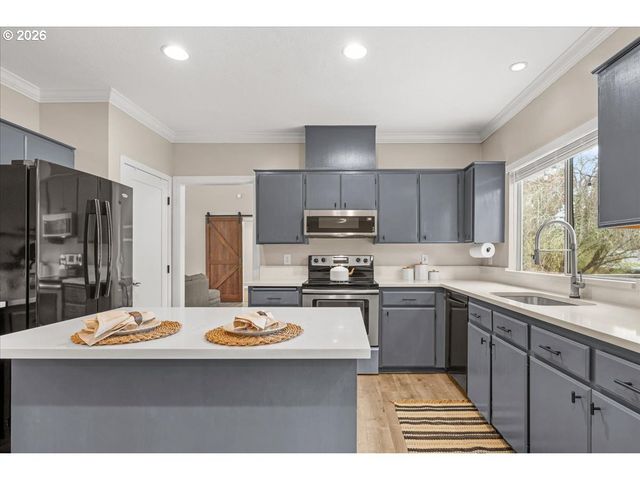 16861 Sw HARGIS Rd, Beaverton, OR 97007