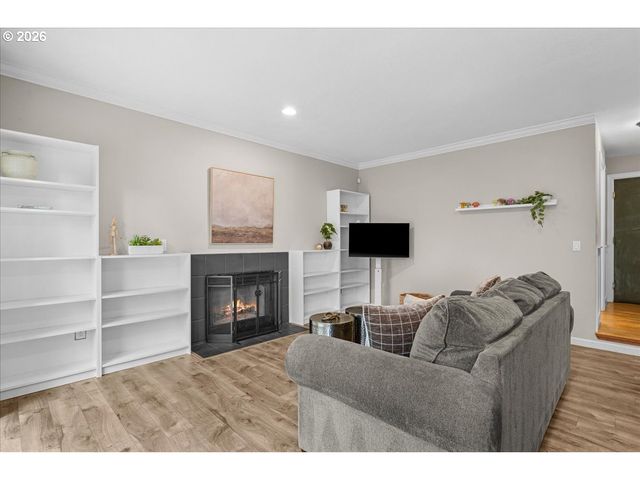 16861 Sw HARGIS Rd, Beaverton, OR 97007