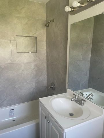 1005 Southampton Street, Angleton, TX 77515