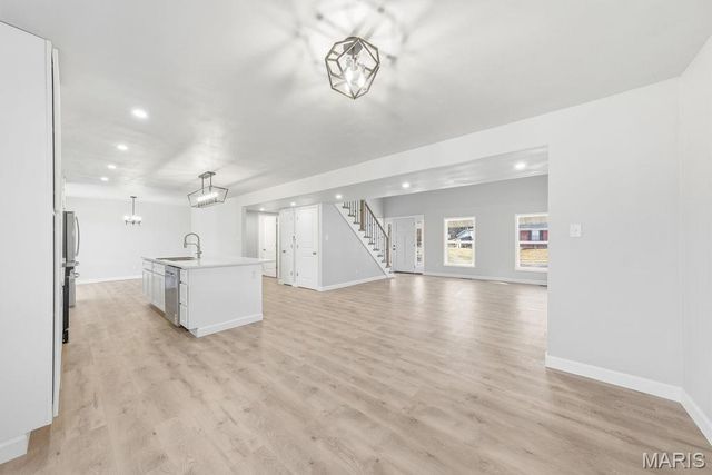 12768 Coachlight Square Drive, Florissant, MO 63033