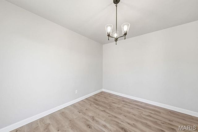 12768 Coachlight Square Drive, Florissant, MO 63033