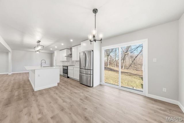 12768 Coachlight Square Drive, Florissant, MO 63033