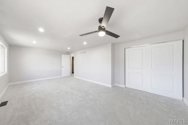 12768 Coachlight Square Drive, Florissant, MO 63033