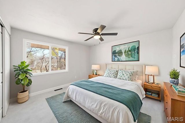 12768 Coachlight Square Drive, Florissant, MO 63033