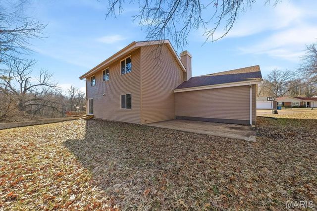 12768 Coachlight Square Drive, Florissant, MO 63033