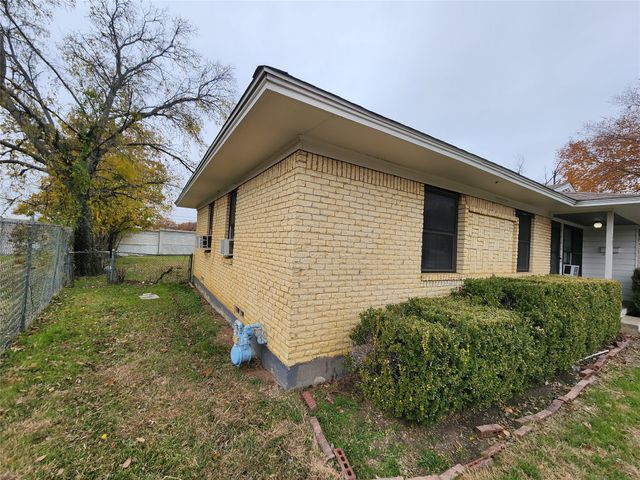 843 Harbor Drive, Lewisville, TX 75057