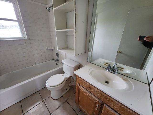 843 Harbor Drive, Lewisville, TX 75057