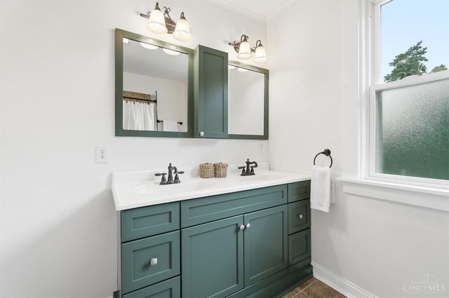 3236 Beredith Place, Cincinnati, OH 45213