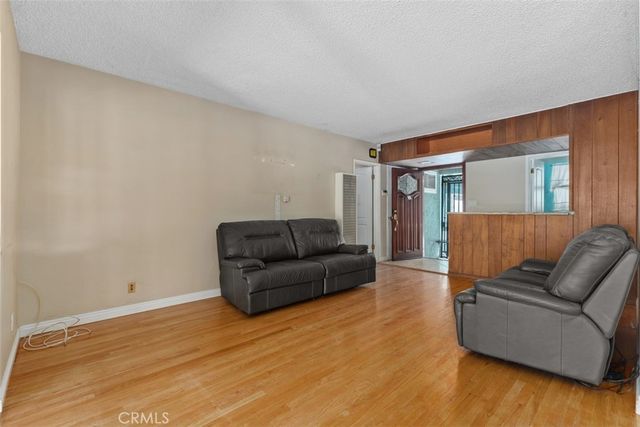 10253 Angell, Downey, CA 90242